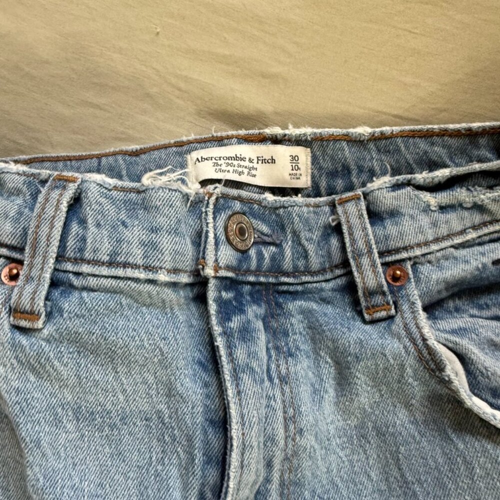 Abercrombie & Fitch Ultra High Rise 90's Straight - Picture 3 of 7